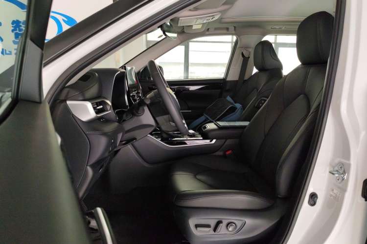 Used Toyota Highlander 2024 2.5L Smart Electric Hybrid Dual-Motor All-Wheel-Drive Luxury 7-Seater
