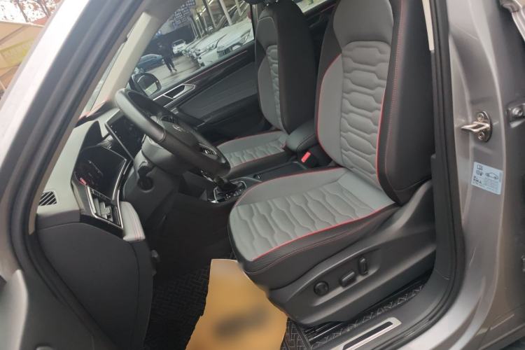 Used Volkswagen Tiguan L 2022 330TSI Automatic Two-Wheel Drive R-Line Flagship Edition
