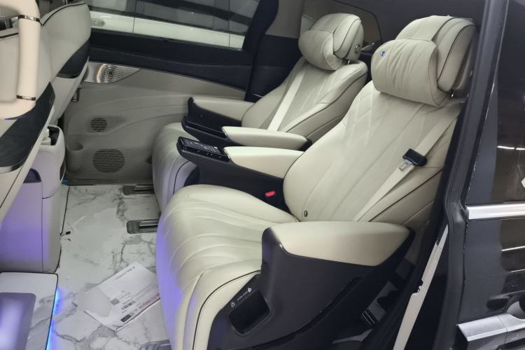 Used Denza D9 2024 DM-i 980 Four-Wheel Drive Prestige Model