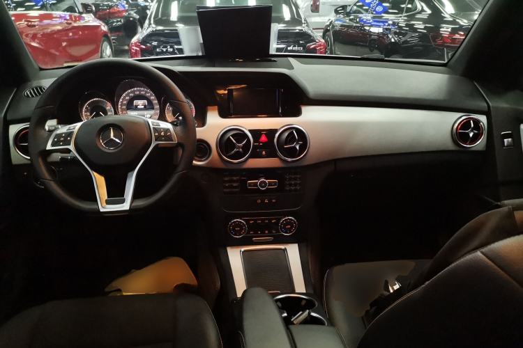 Used Mercedes-Benz GLK-Class 2015 GLK 260 4MATIC Dynamic Edition Ultimate Version
