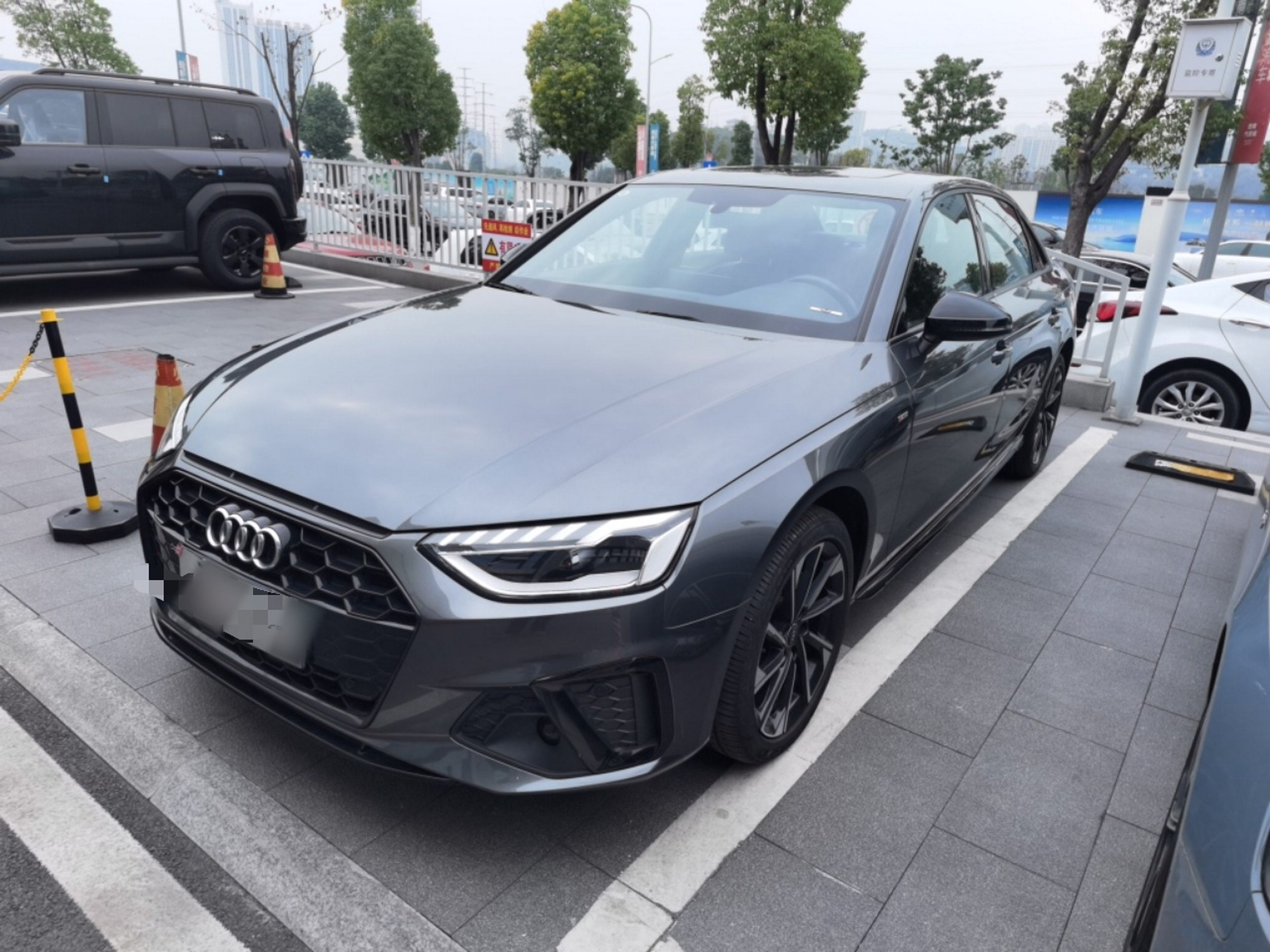 Под передней частью автомобиля