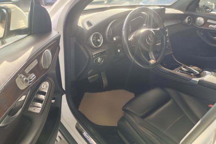 Used Mercedes-Benz GLC 2016 GLC 300 4MATIC Dynamic Model
