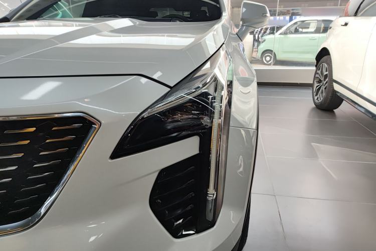 Used Cadillac XT4 2020 28T Two-Wheel-Drive Leading Version
