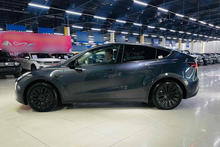 Used Tesla Model Y 2024 Rear-Wheel-Drive Version
