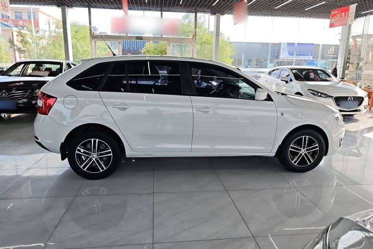 Used Skoda Rapid Spaceback 2016 Revised Version 1.6L Automatic Front-Drive Edition

