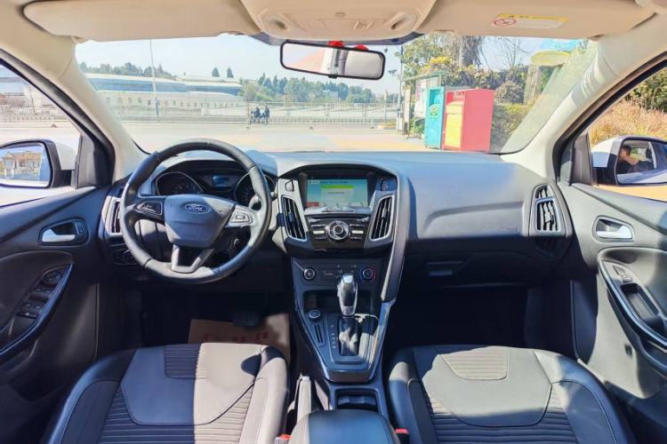 Used Ford Focus 2018 Hatchback Classic 1.6L Automatic Trendy SmartDrive Edition
