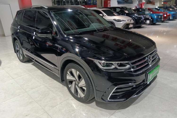 Used Volkswagen Tiguan L 2023 Facelift 380TSI Automatic All-Wheel Drive R-Line Flagship 7-Seater
