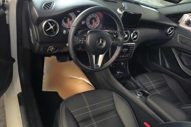 Used Mercedes-Benz A-Class 2015 A 200 Fashion Model
