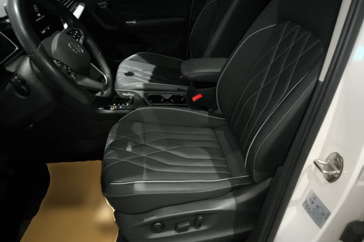 Used Volkswagen Tiguan L 2024 300TSI Automatic Two-Wheel Drive Smart Edition