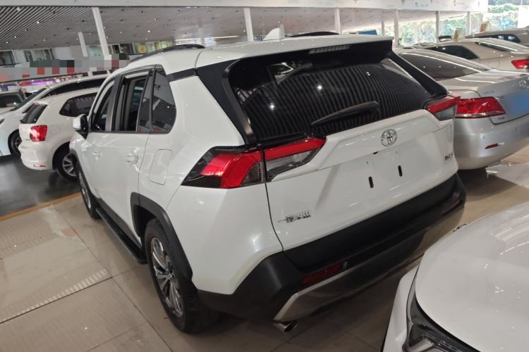 Used Toyota RAV4 2023 2.0L CVT Two-Wheel Drive Fashion Plus Edition
