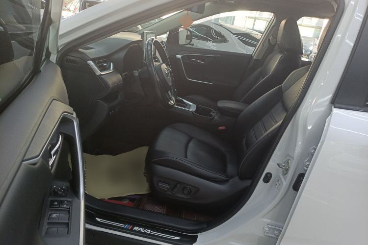 Used Toyota RAV4 2021 2.0L CVT Two-Wheel Drive Fashion PLUS Edition
