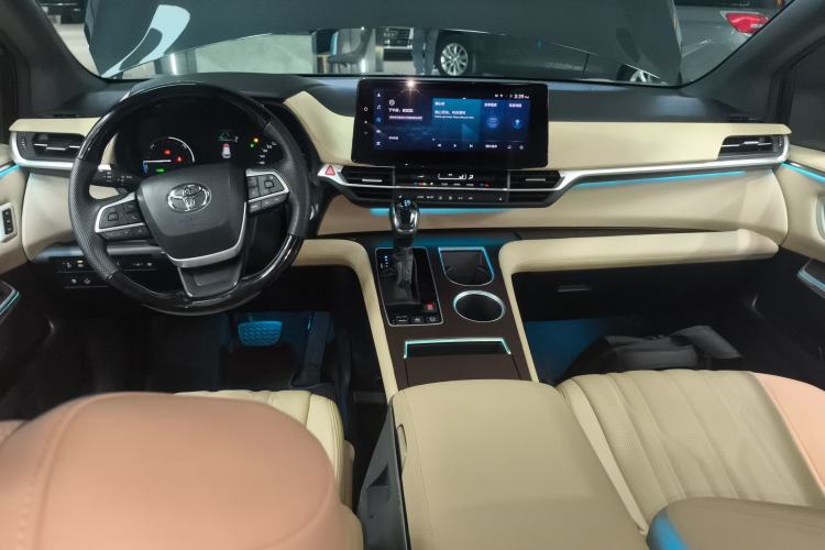 Used Toyota Granvia 2023 2.5L Hybrid Prestige PLUS Edition