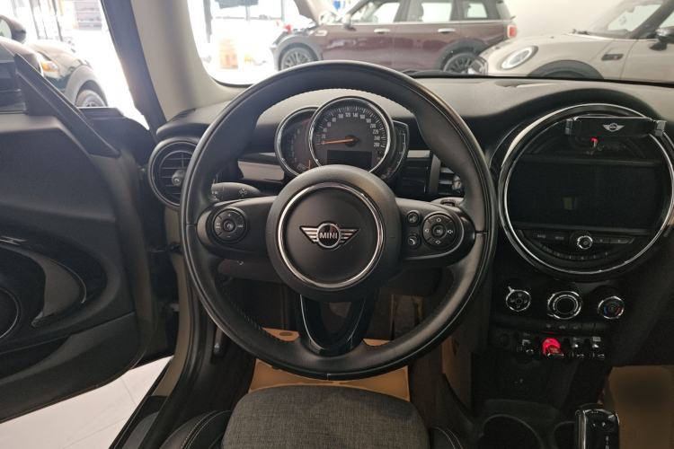 Used  MINI 2019 1.5T COOPER Classic Edition
