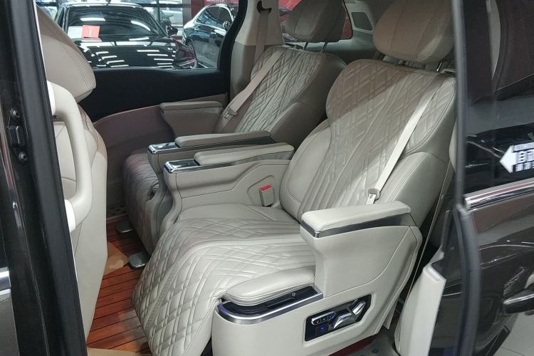 Used Buick GL8 2021 Land Cruiser Executive Class 652T Comfort Model