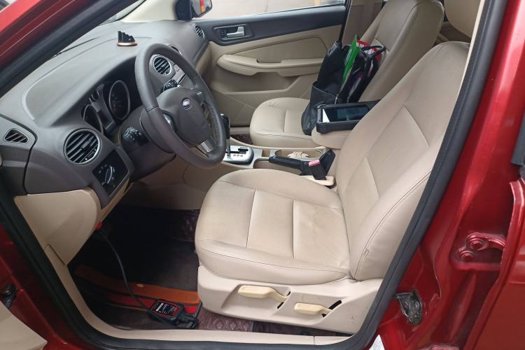 Used Ford Focus 2013 Hatchback Classic 1.8L Automatic Fashion Edition
