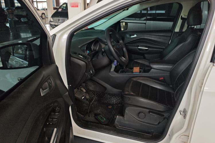 Used Ford Kuga 2018 EcoBoost 180 Two-Wheel-Drive Platinum Edition
