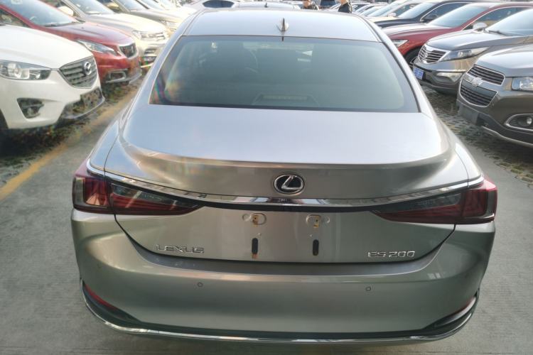 Used Lexus ES 2022 200 Excellence Edition

