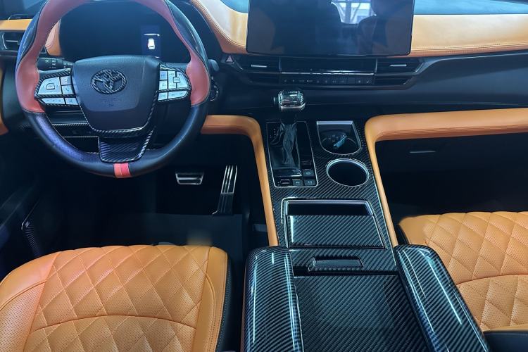 Used Toyota Sienna 2023 2.5L Hybrid Deluxe Edition