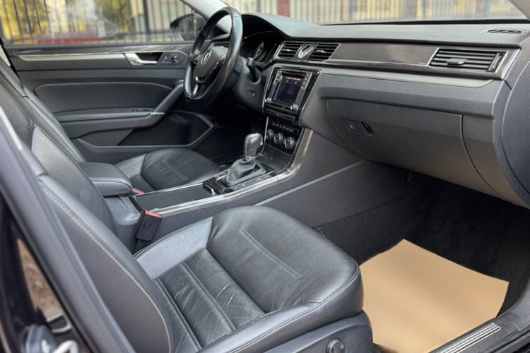 Used Volkswagen Passat 2017 330TSI DSG Prestige Edition
