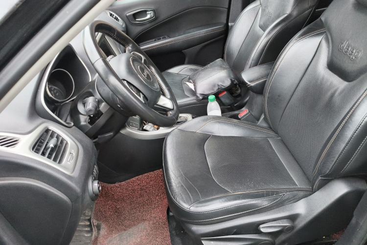 Used  Compass 2017 200T Automatic Family Edition
