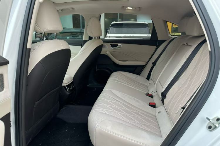 Used Roewe D7 2023 DMH 125km Excellence Edition