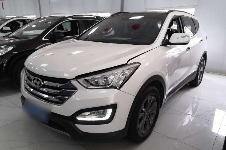 Used Hyundai Santa Fe 2013 2.4L Automatic Two-Wheel Drive Smart Version
