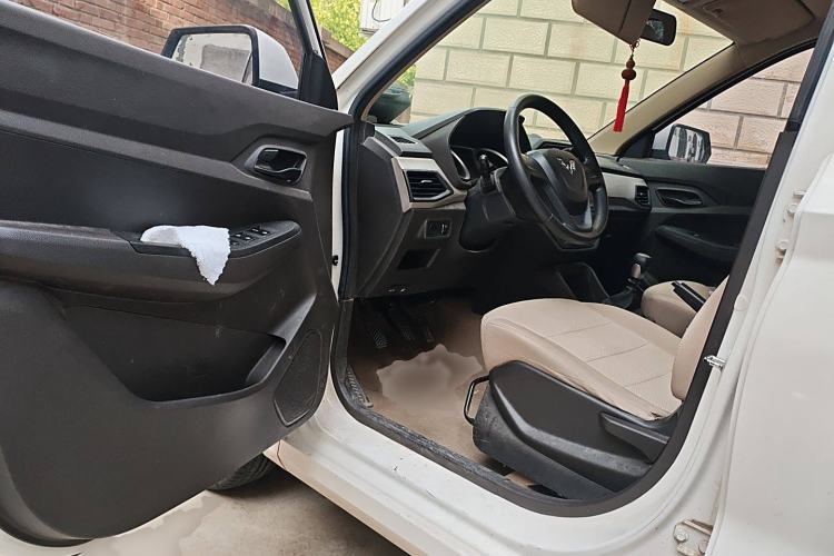 Used Wuling Hongguang 2019 1.5L S Standard Version China VI LAR
