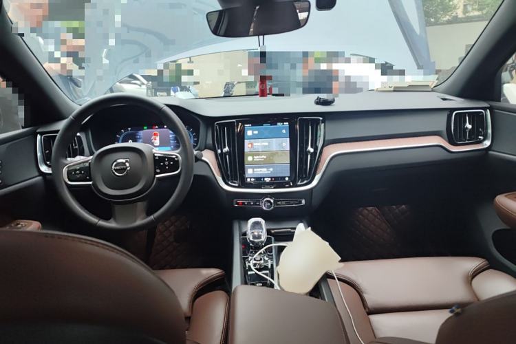 Used Volvo S60 2023 B4 Zhiyuan Luxury Edition
