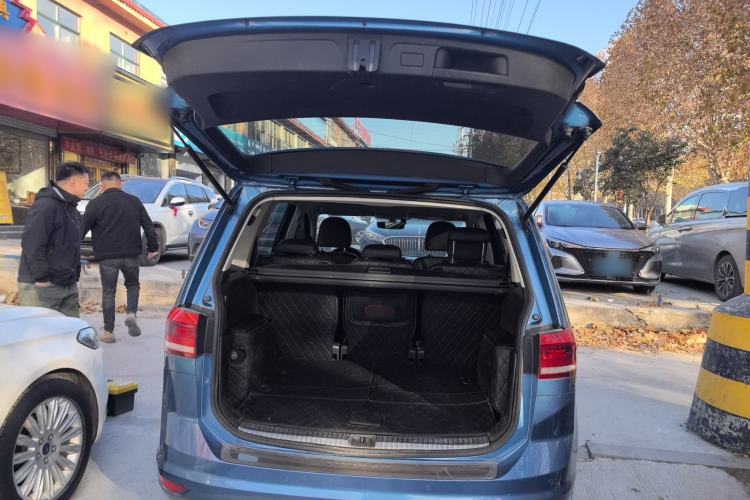 Used Volkswagen Touran 2016 Volkswagen Touran L 280TSI DSG Comfort Edition
