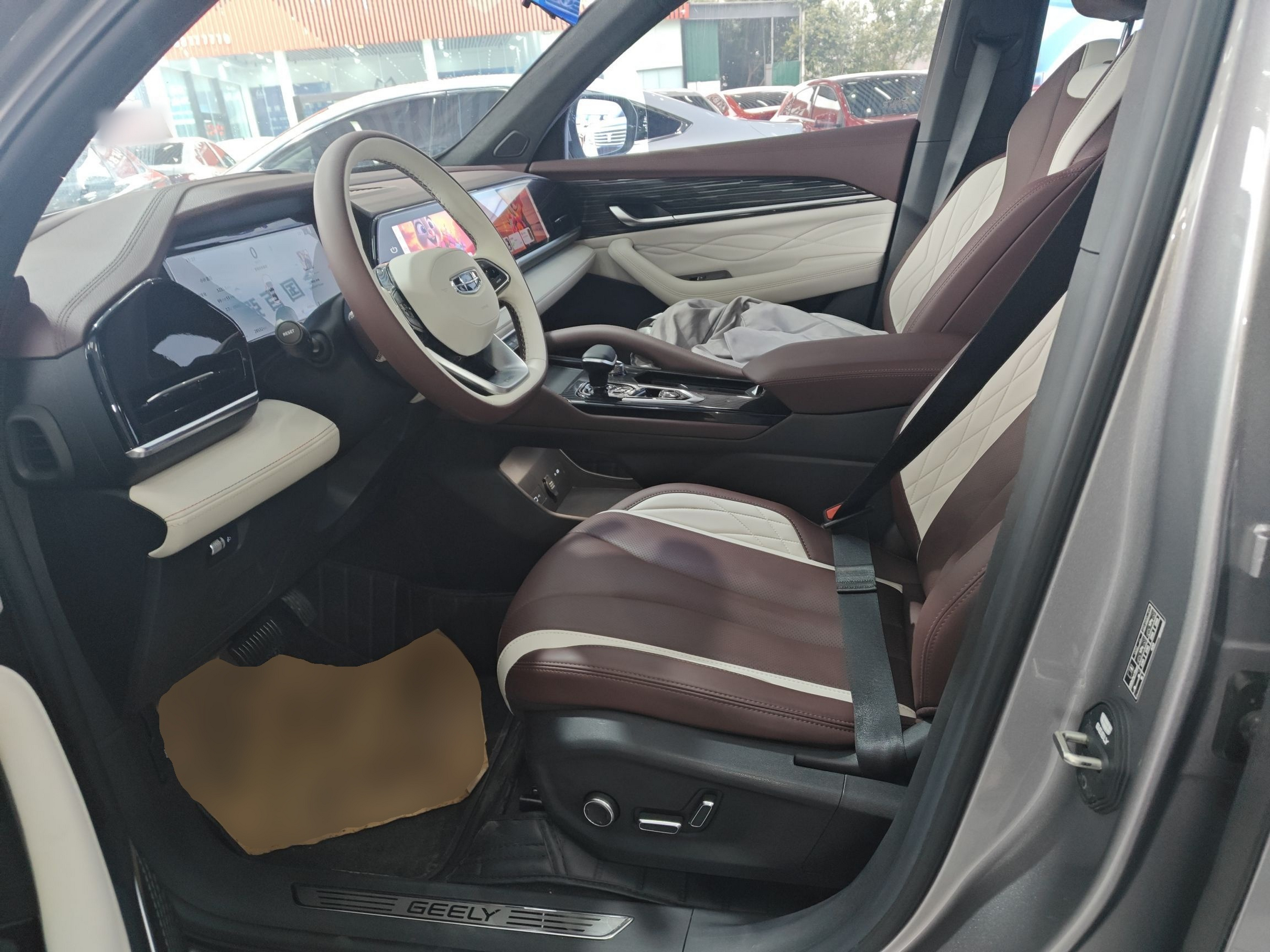 Переднее сиденье в автомобиле