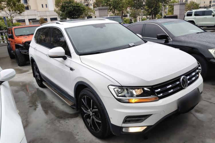 Used Volkswagen Tiguan L 2019 330TSI Automatic Two-Wheel Drive Smart Luxury Version China V Emission Standard
