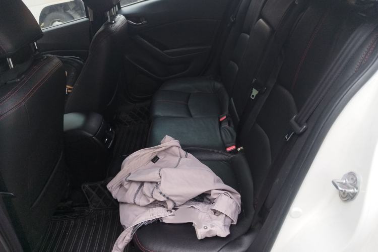 Used Mazda Mazda 3 Axela 2017 Hatchback 2.0L Automatic Luxury Model Emission Standard China V