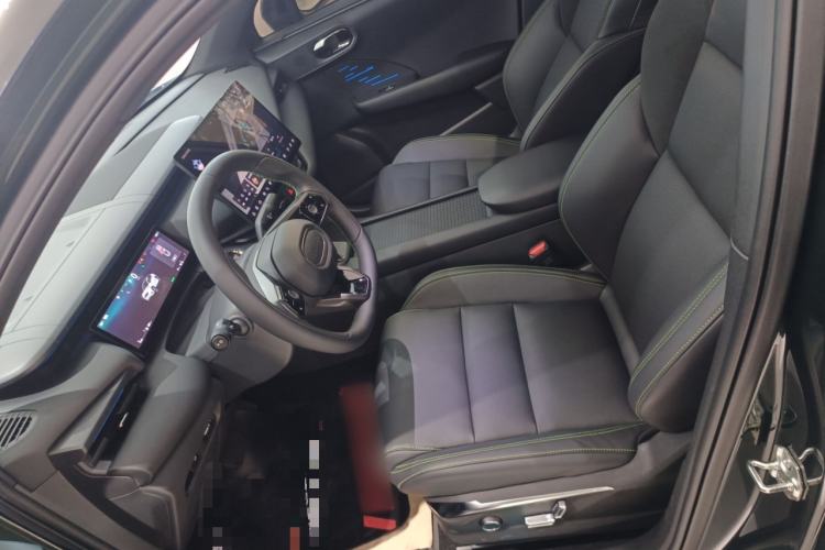 Used Lynk & Co 06 EM-P 2023 EM-P 126 Long-Range Halo