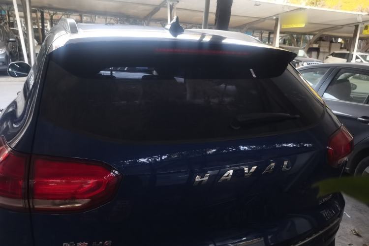 Used Haval H6 2017 Red Label 2.0T Automatic Two-Wheel Drive ZhiShang Model
