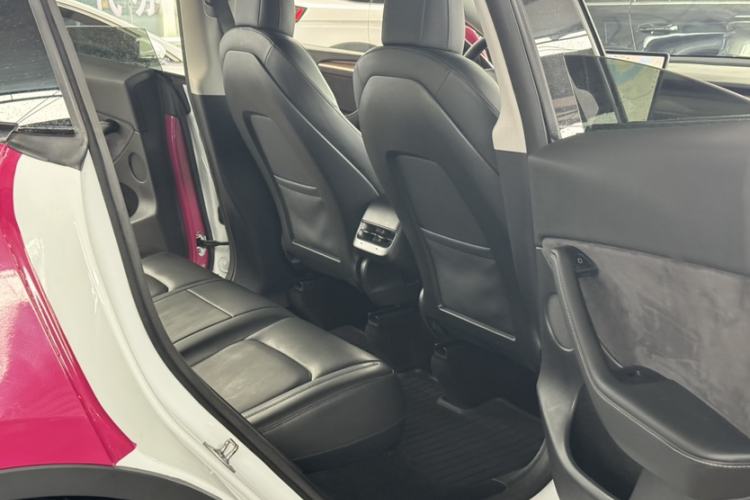 Used Tesla Model Y 2021 Long-Range All-Wheel-Drive Version
