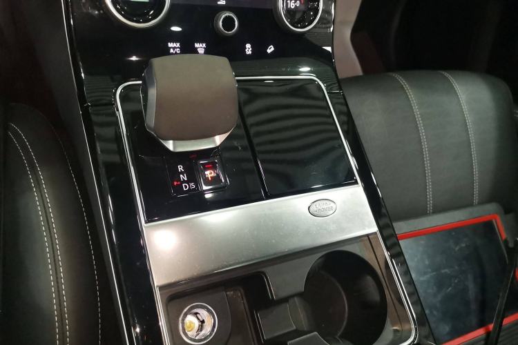 Used Land Rover Range Rover Velar 2022 250 PS Sparkling Heritage Edition
