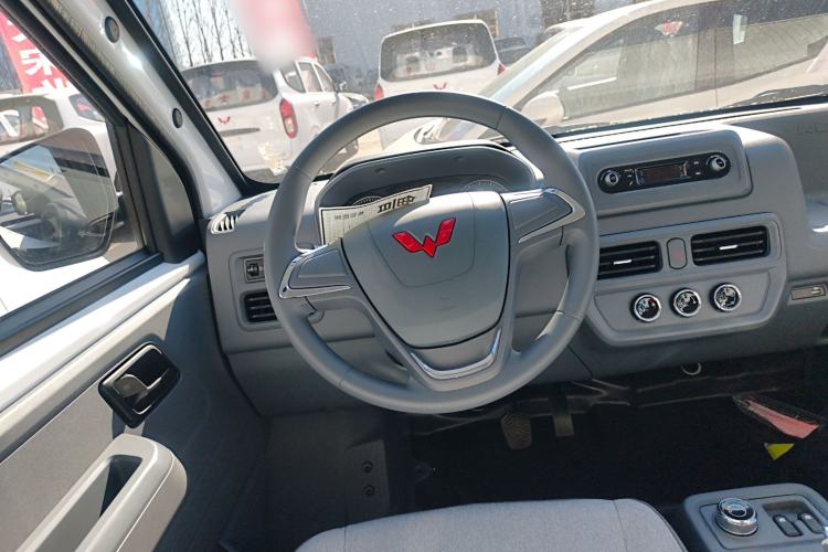 Used Wuling Yangguang 
