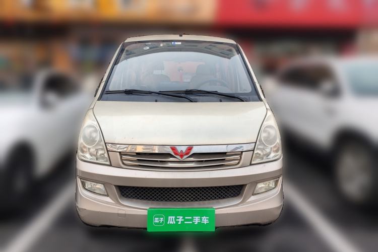 Used Wuling Rongguang 2014 1.5L S Standard Version
