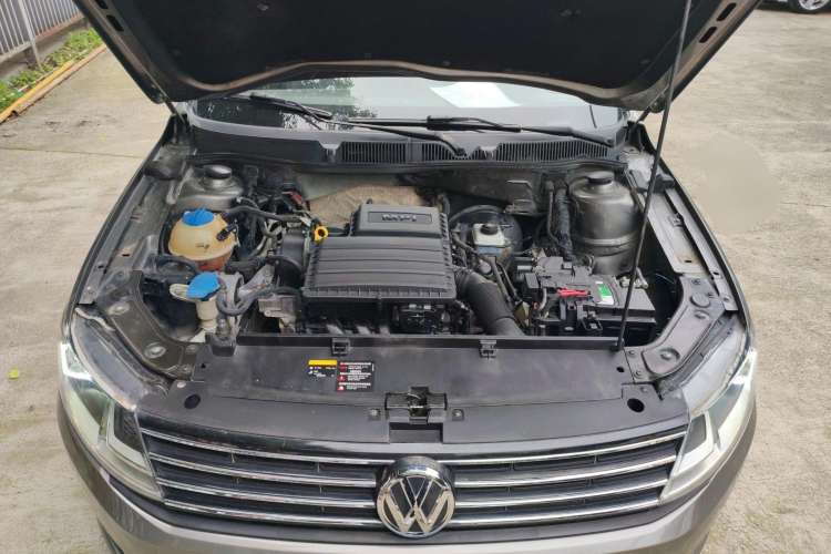 Used Volkswagen Lavida 2015 1.6L Automatic Comfort Edition
