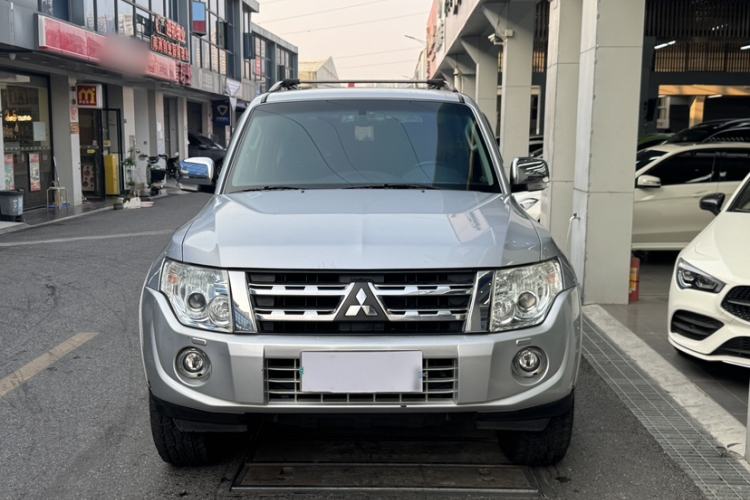 Used Mitsubishi Pajero 2014 3.0L Elite Edition
