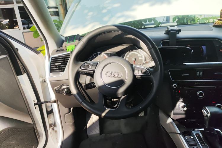 Used Audi Q5 2018 Collector's Edition 40 TFSI Technology Model
