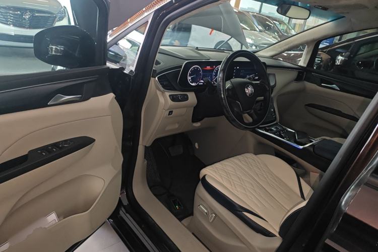 Used Buick GL8 2021 ES Landtrek 653T Comfort Edition