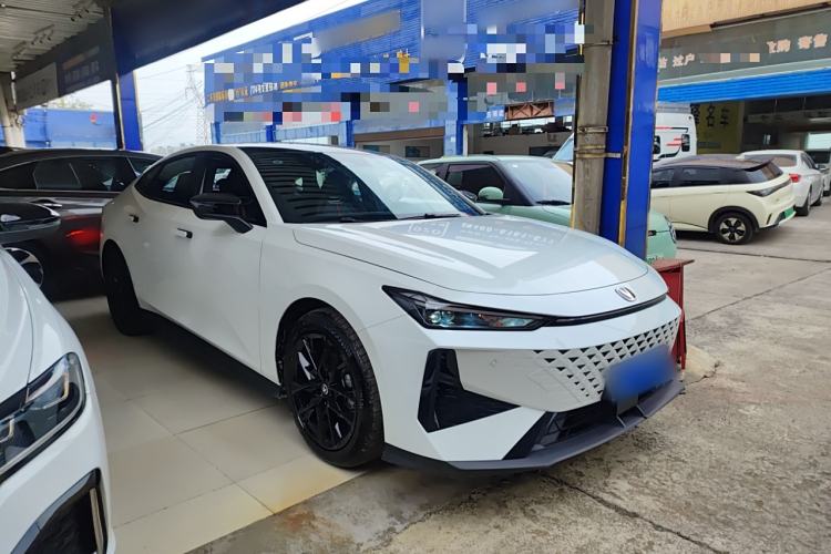 Used Changan UNI-V 2024 1.5T Prestige Edition
