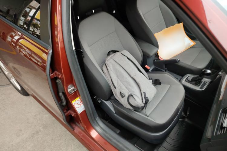 Used Volkswagen Gran Lavida 2013 1.6L Automatic Fashion Model