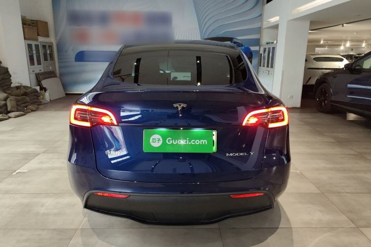 Used Tesla Model Y 2022 Long-Range All-Wheel-Drive Version
