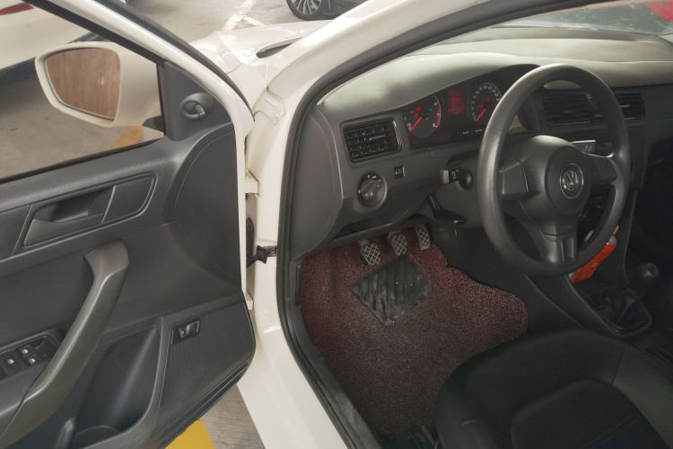 Used Volkswagen Santana 2015 1.6L Manual Fashion Edition
