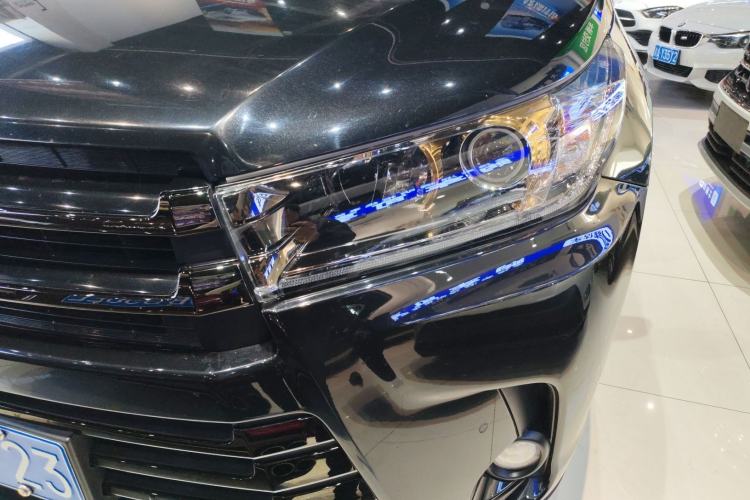 Used Toyota Highlander 2018 2.0T Four-Wheel Drive Knight Edition 7 Seats China VI Standard
