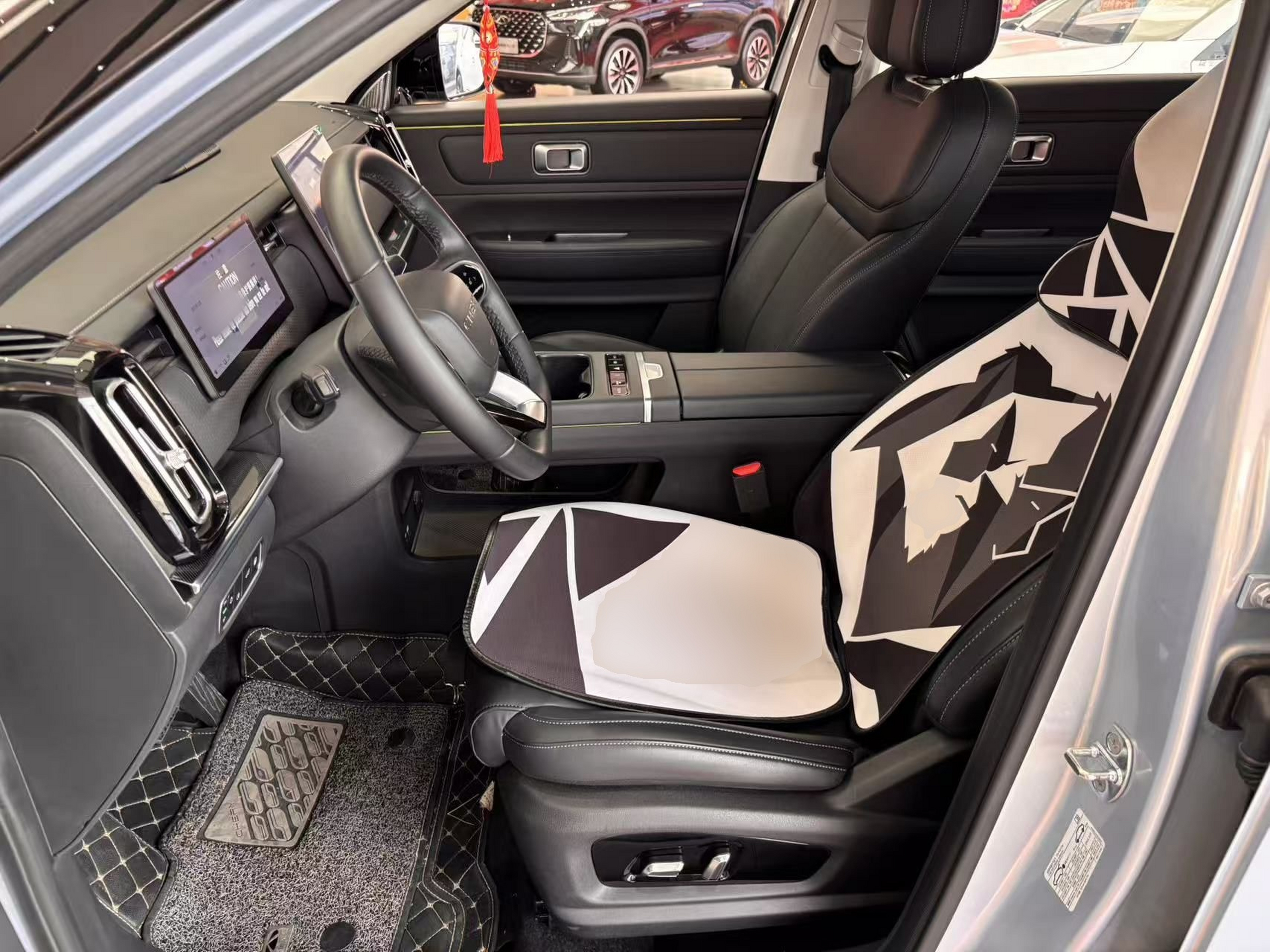 المقاعد الأمامية داخل السيارة