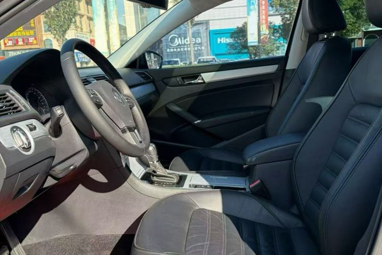 Used Volkswagen Passat 2014 1.8TSI DSG Prestige Edition
