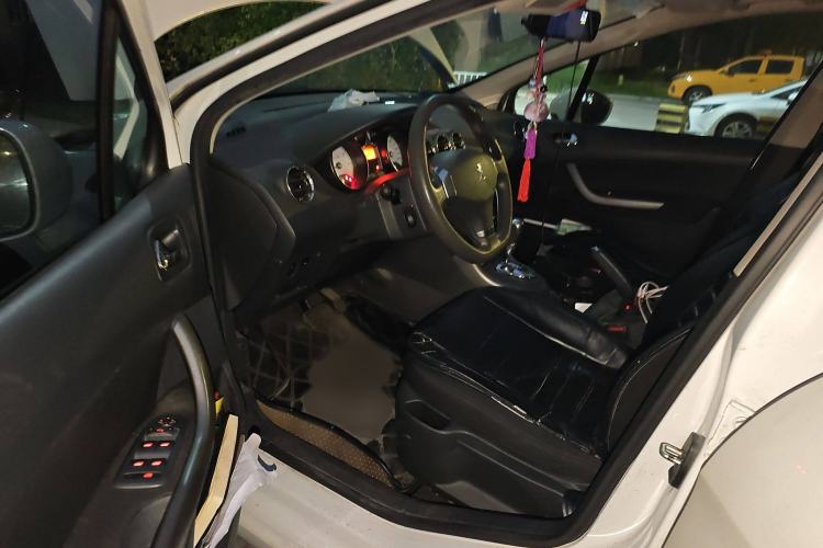 Used Peugeot 408 2013 2.0L Automatic Comfort Edition
